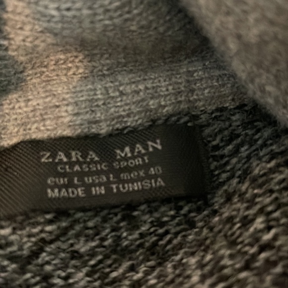 Zara men classic front open sweater very stylish, gray and black color L size. - Picture 11 of 13